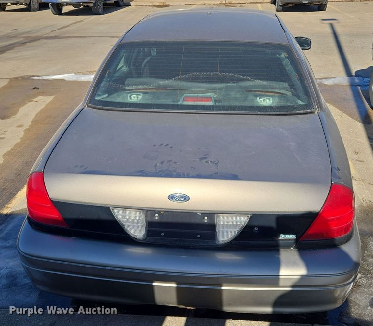 image for item EQ3937 2010 Ford  Crown Victoria  Police Interceptor 