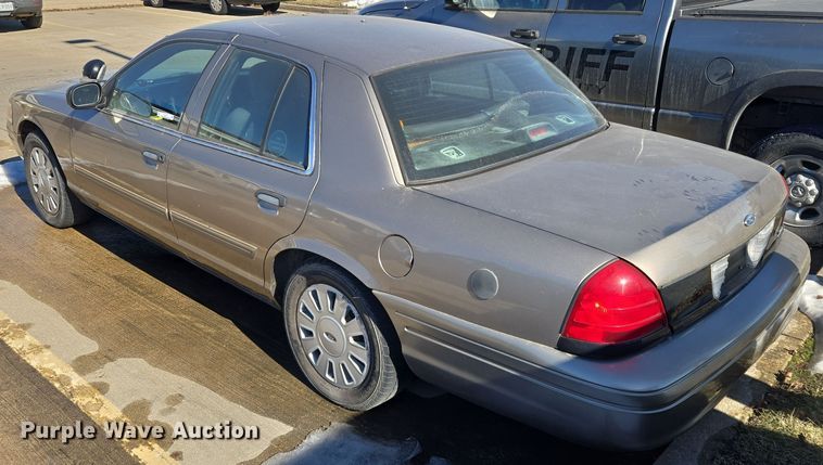 image for item EQ3937 2010 Ford  Crown Victoria  Police Interceptor 