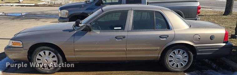 image for item EQ3937 2010 Ford  Crown Victoria  Police Interceptor 