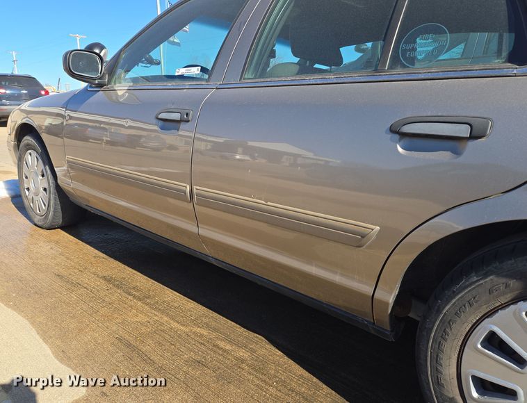 image for item EQ3937 2010 Ford  Crown Victoria  Police Interceptor 