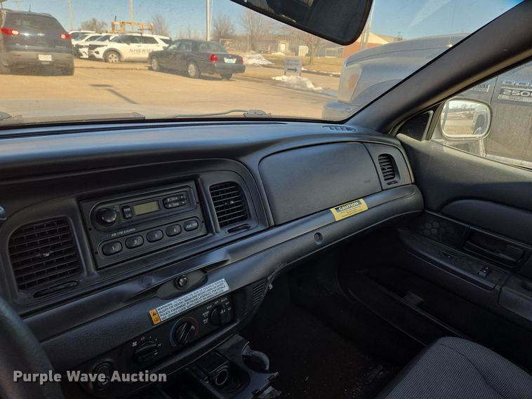 image for item EQ3937 2010 Ford  Crown Victoria  Police Interceptor 