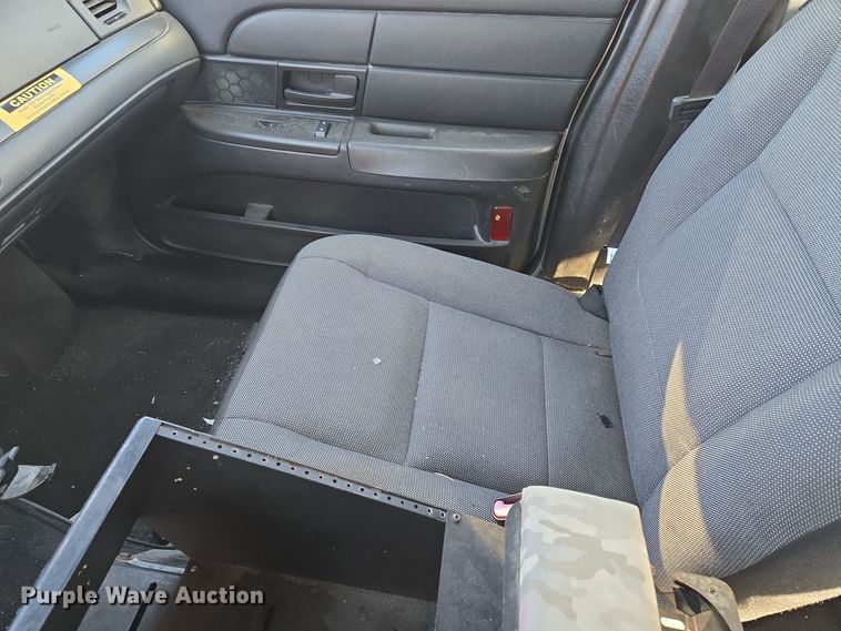 image for item EQ3937 2010 Ford  Crown Victoria  Police Interceptor 