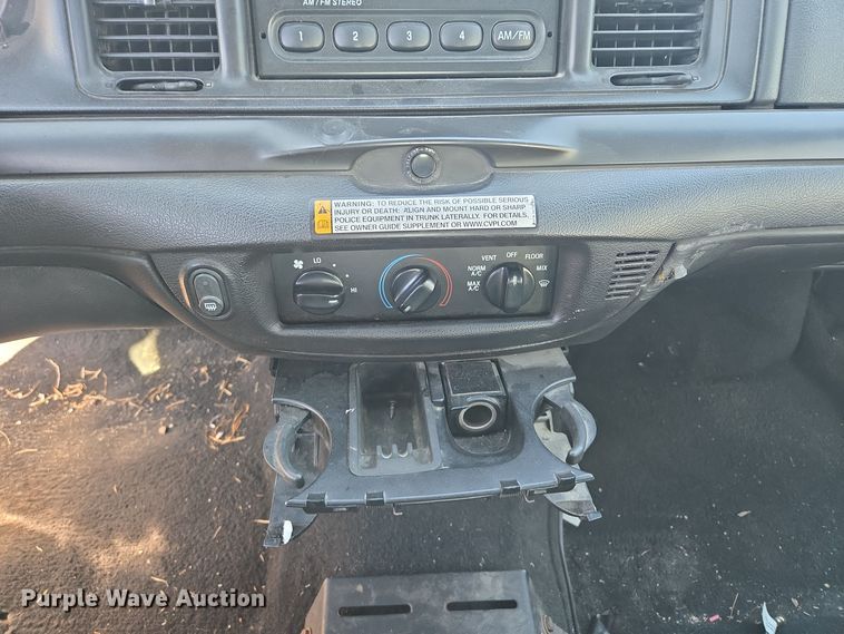 image for item EQ3937 2010 Ford  Crown Victoria  Police Interceptor 