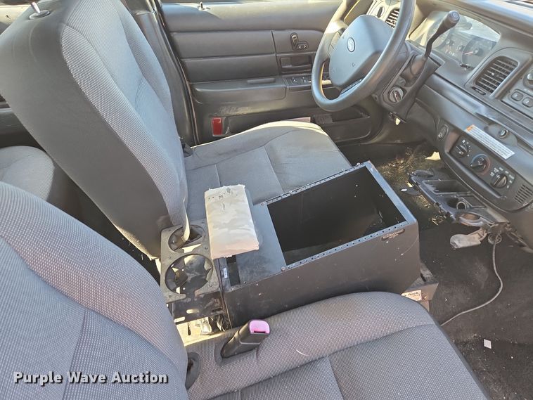 image for item EQ3937 2010 Ford  Crown Victoria  Police Interceptor 