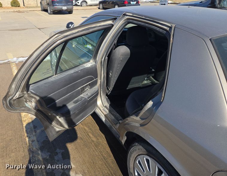 image for item EQ3937 2010 Ford  Crown Victoria  Police Interceptor 