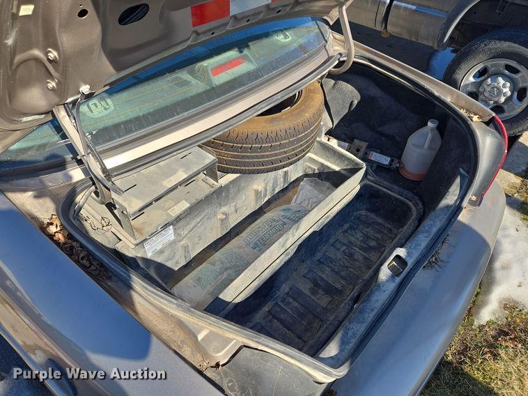 image for item EQ3937 2010 Ford  Crown Victoria  Police Interceptor 