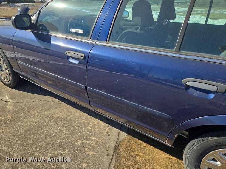 image for item EQ3938 2005 Ford  Crown Victoria  Police Interceptor 