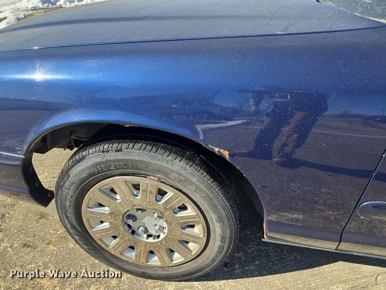 image for item EQ3938 2005 Ford  Crown Victoria  Police Interceptor 