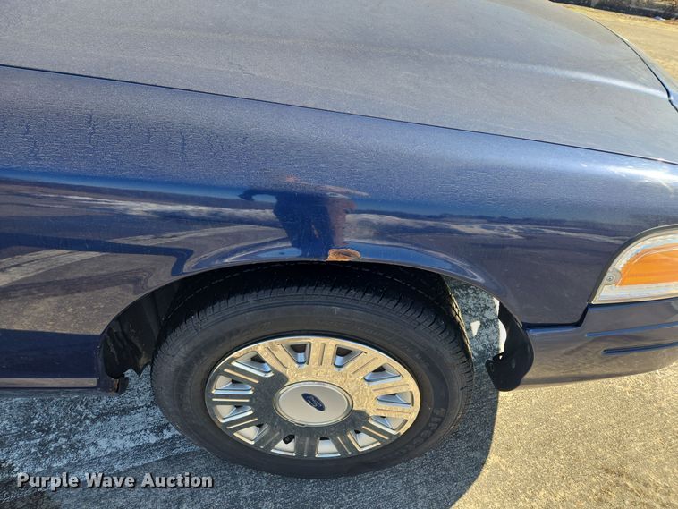 image for item EQ3938 2005 Ford  Crown Victoria  Police Interceptor 