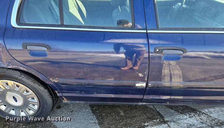 image for item EQ3938 2005 Ford  Crown Victoria  Police Interceptor 