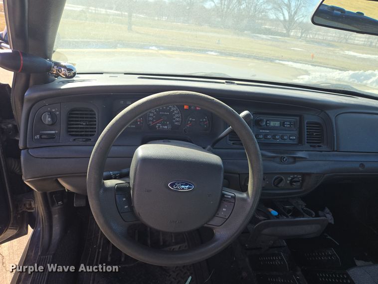 image for item EQ3938 2005 Ford  Crown Victoria  Police Interceptor 