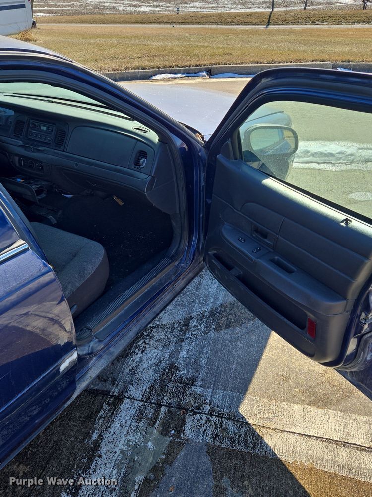 image for item EQ3938 2005 Ford  Crown Victoria  Police Interceptor 