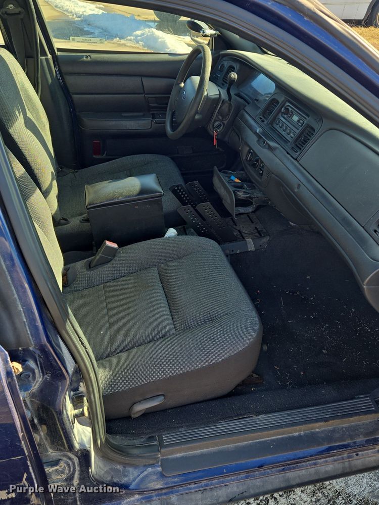 image for item EQ3938 2005 Ford  Crown Victoria  Police Interceptor 