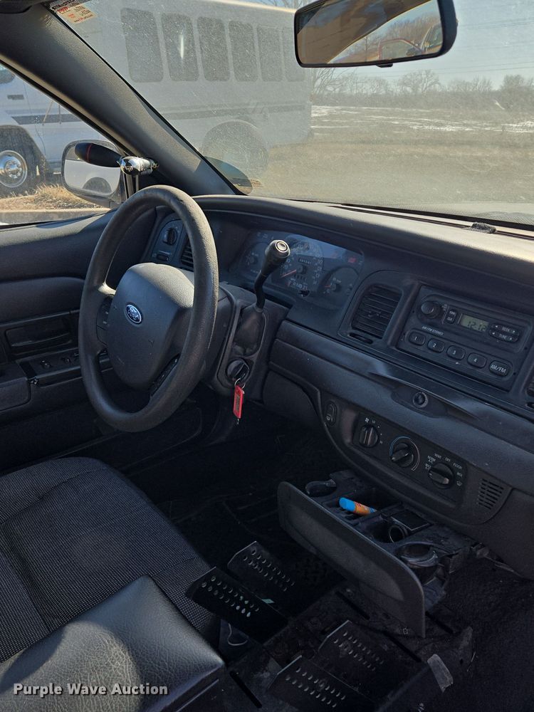 image for item EQ3938 2005 Ford  Crown Victoria  Police Interceptor 