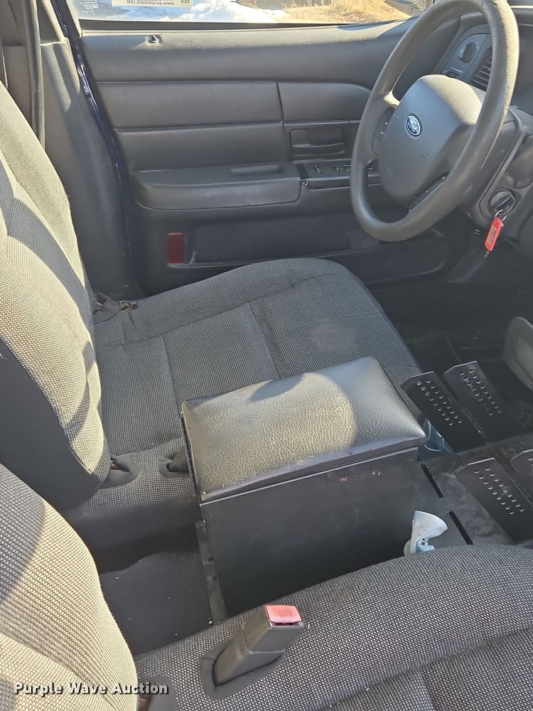 image for item EQ3938 2005 Ford  Crown Victoria  Police Interceptor 
