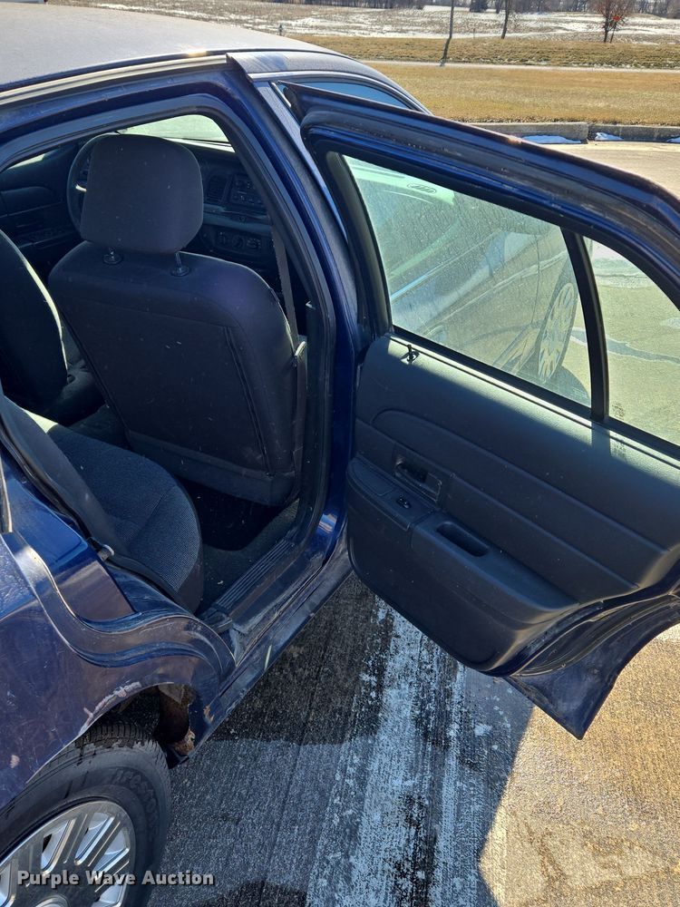 image for item EQ3938 2005 Ford  Crown Victoria  Police Interceptor 