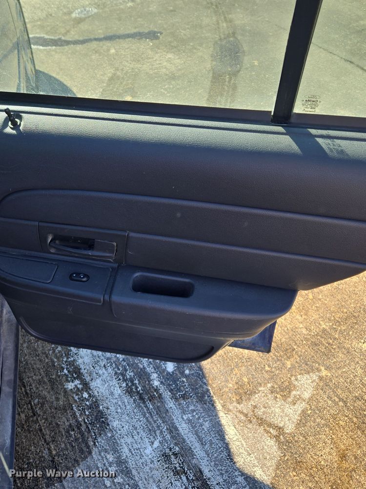 image for item EQ3938 2005 Ford  Crown Victoria  Police Interceptor 