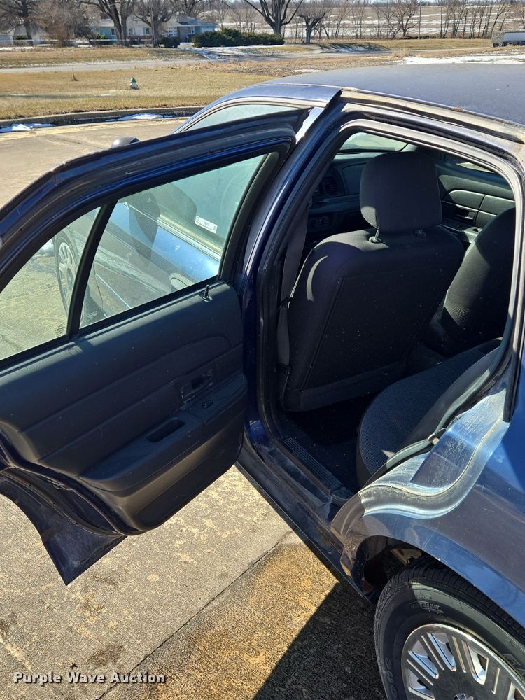 image for item EQ3938 2005 Ford  Crown Victoria  Police Interceptor 