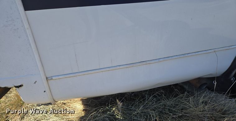 image for item EQ3941 2000 Ford  E450 Super Duty shuttle bus