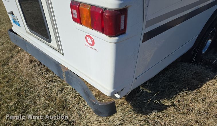 image for item EQ3941 2000 Ford  E450 Super Duty shuttle bus