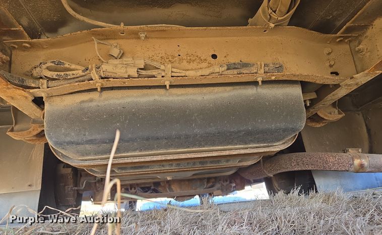 image for item EQ3941 2000 Ford  E450 Super Duty shuttle bus