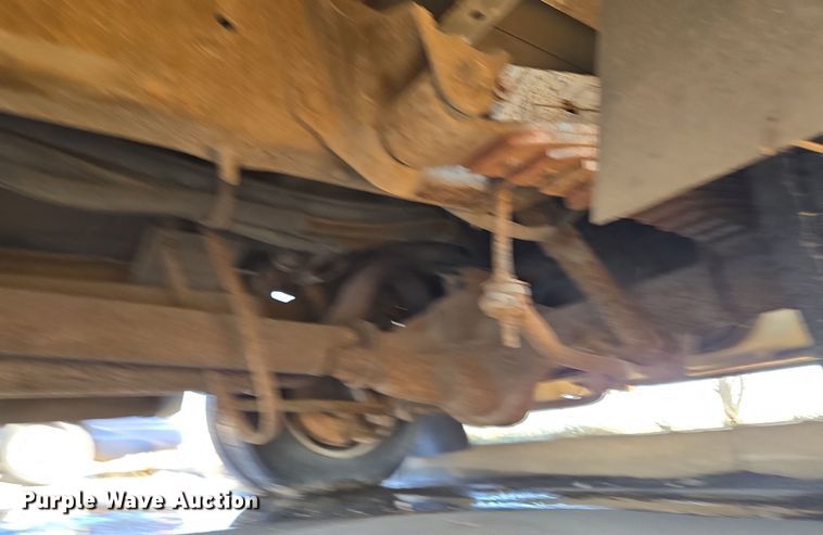 image for item EQ3941 2000 Ford  E450 Super Duty shuttle bus