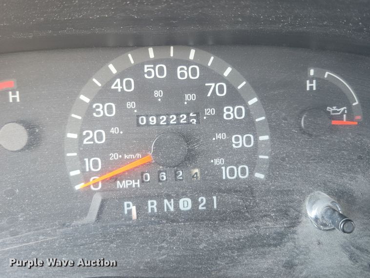 image for item EQ3941 2000 Ford  E450 Super Duty shuttle bus