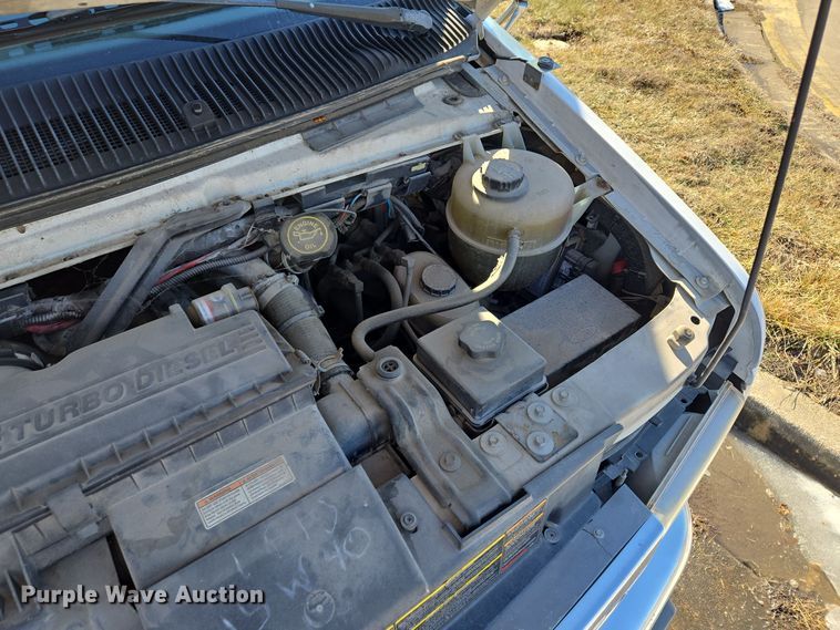 image for item EQ3941 2000 Ford  E450 Super Duty shuttle bus