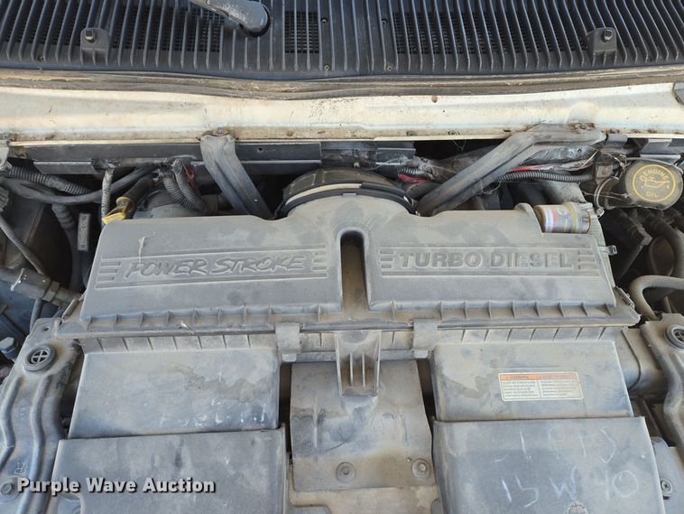 image for item EQ3941 2000 Ford  E450 Super Duty shuttle bus