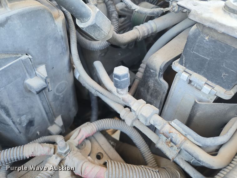 image for item EQ3941 2000 Ford  E450 Super Duty shuttle bus