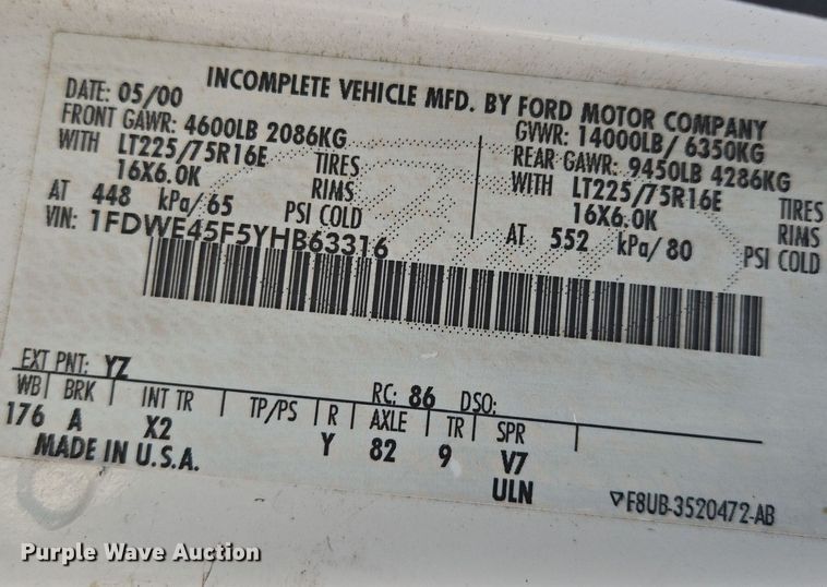 image for item EQ3941 2000 Ford  E450 Super Duty shuttle bus