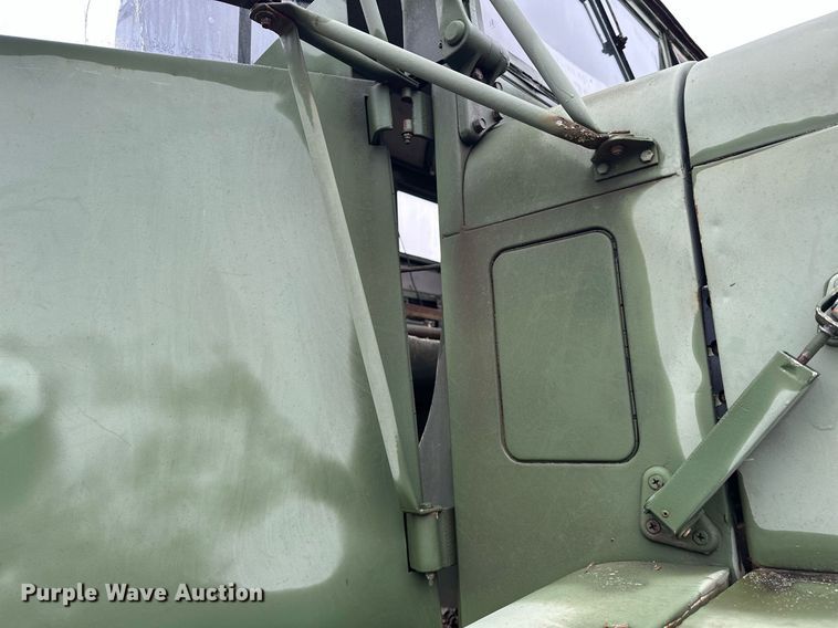 image for item ER4885 1986 AM General M944A1 6X6 truck cab and chassis