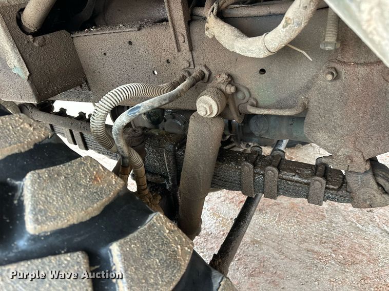 image for item ER4885 1986 AM General M944A1 6X6 truck cab and chassis