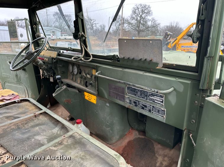 image for item ER4885 1986 AM General M944A1 6X6 truck cab and chassis