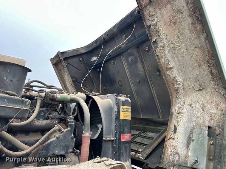 image for item ER4885 1986 AM General M944A1 6X6 truck cab and chassis