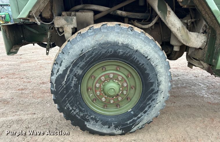 image for item ER4885 1986 AM General M944A1 6X6 truck cab and chassis