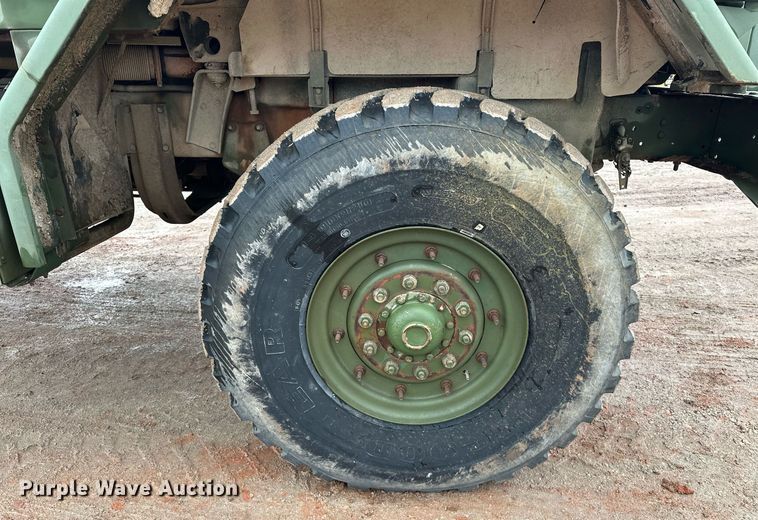 image for item ER4885 1986 AM General M944A1 6X6 truck cab and chassis