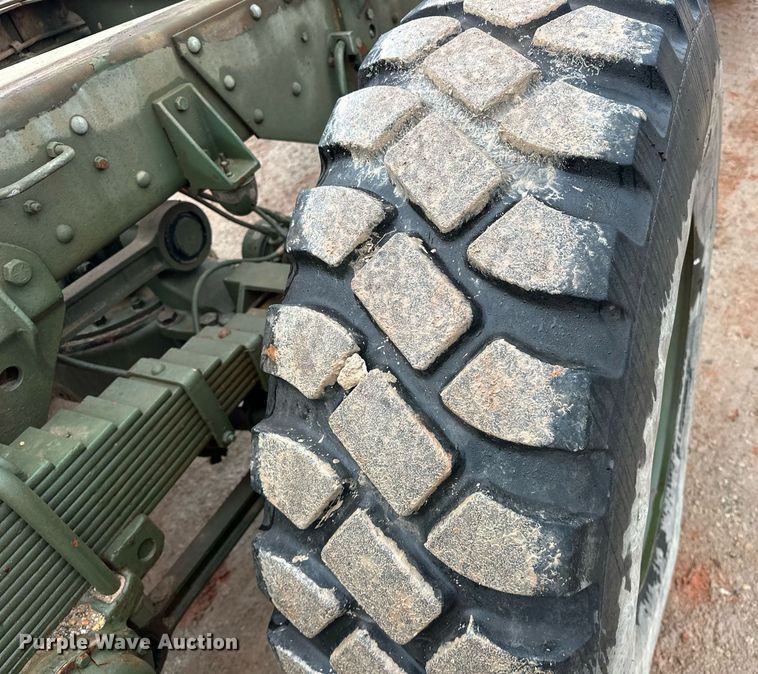 image for item ER4885 1986 AM General M944A1 6X6 truck cab and chassis