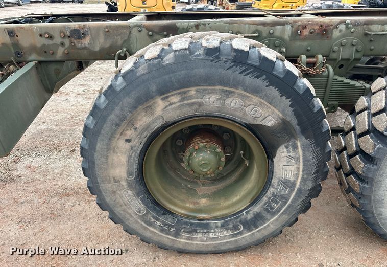 image for item ER4885 1986 AM General M944A1 6X6 truck cab and chassis