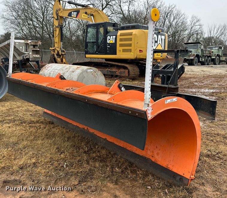 image for item ER4889 11' W snow plow