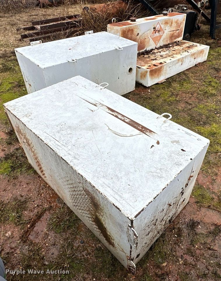 image for item ER4892 (3) auxiliary fuel tanks