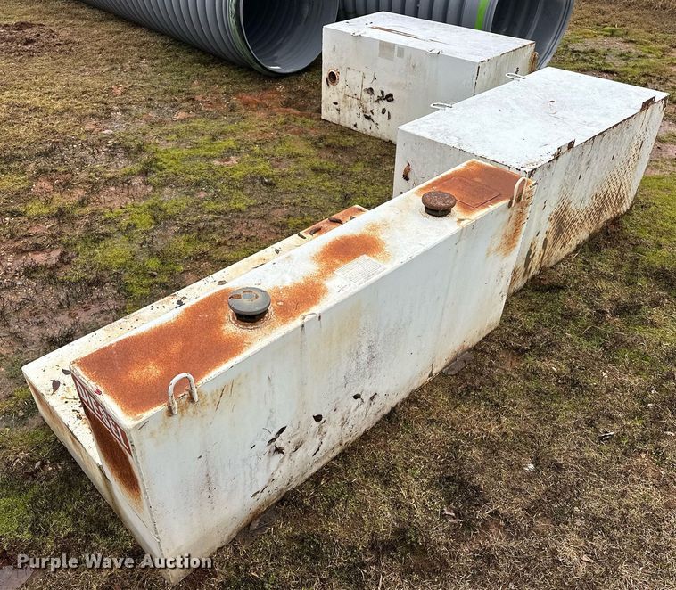 image for item ER4892 (3) auxiliary fuel tanks