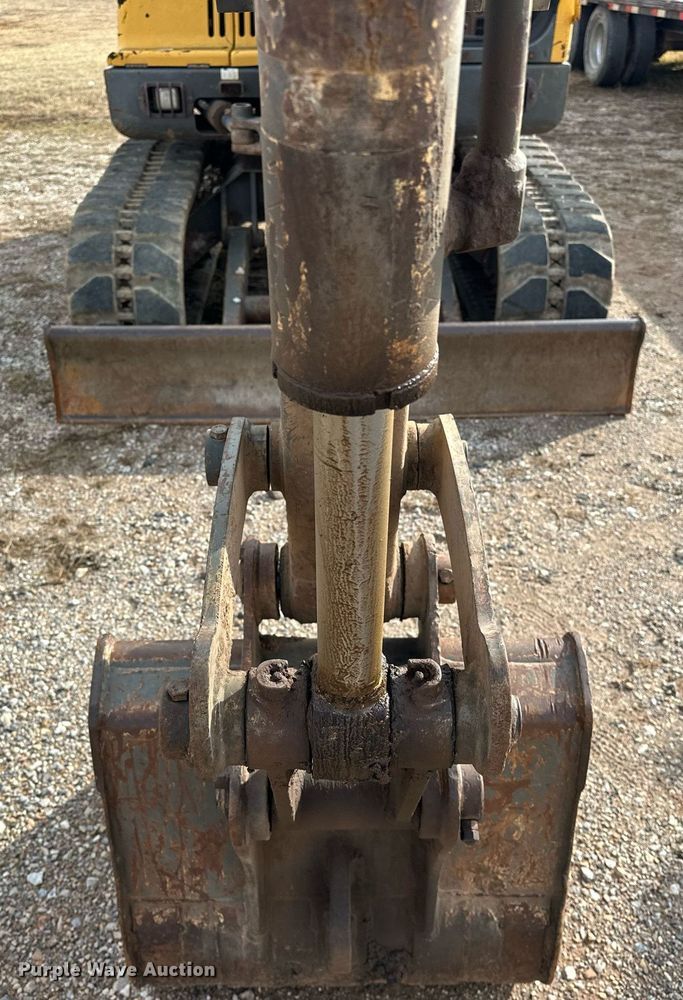 image for item ER4897 2004 Volvo EC55B mini excavator