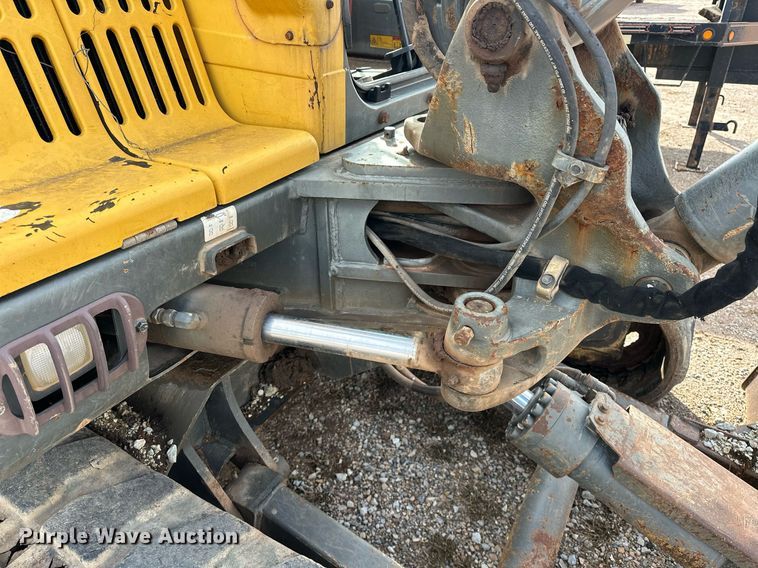 image for item ER4897 2004 Volvo EC55B mini excavator