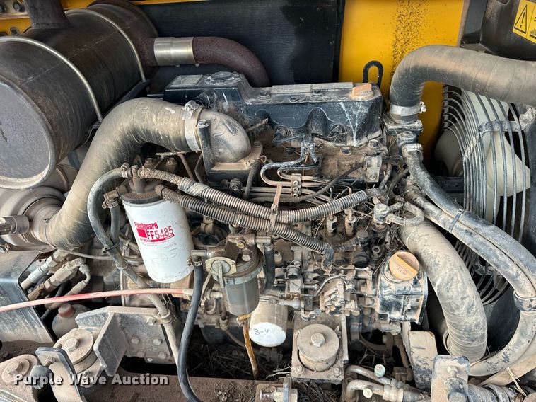 image for item ER4897 2004 Volvo EC55B mini excavator