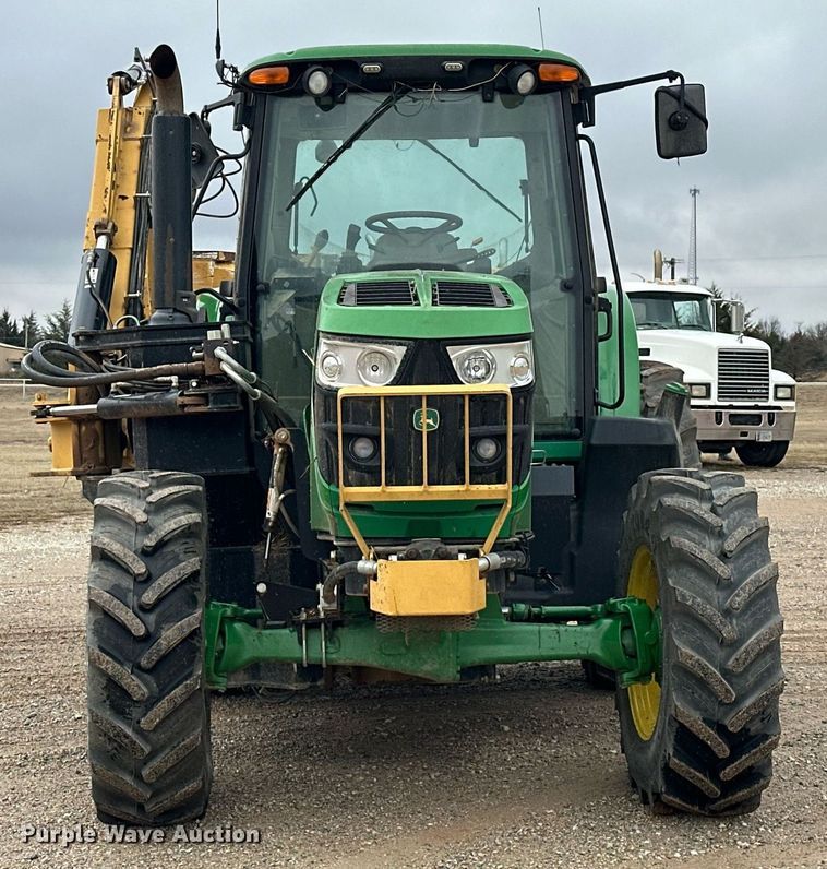 image for item ER4898 2017 John Deere 6110M MFWD tractor