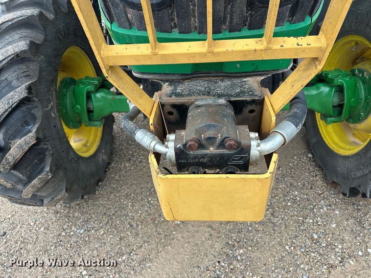 image for item ER4898 2017 John Deere 6110M MFWD tractor
