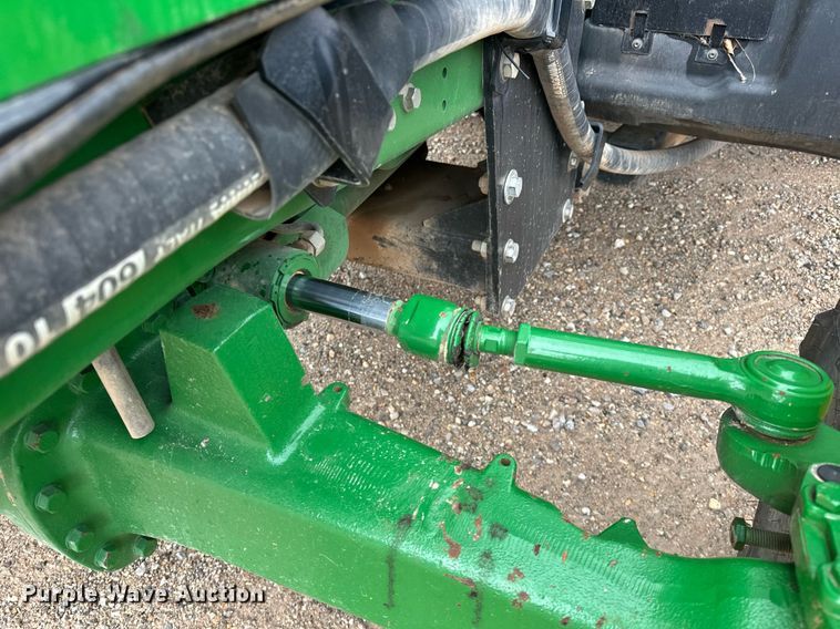 image for item ER4898 2017 John Deere 6110M MFWD tractor