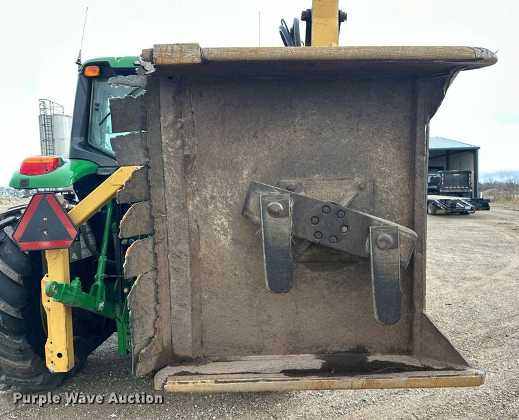 image for item ER4898 2017 John Deere 6110M MFWD tractor