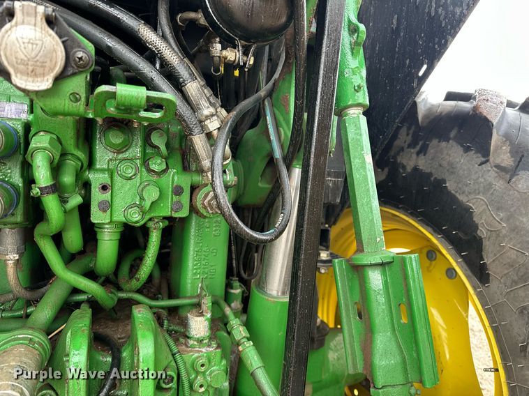 image for item ER4898 2017 John Deere 6110M MFWD tractor